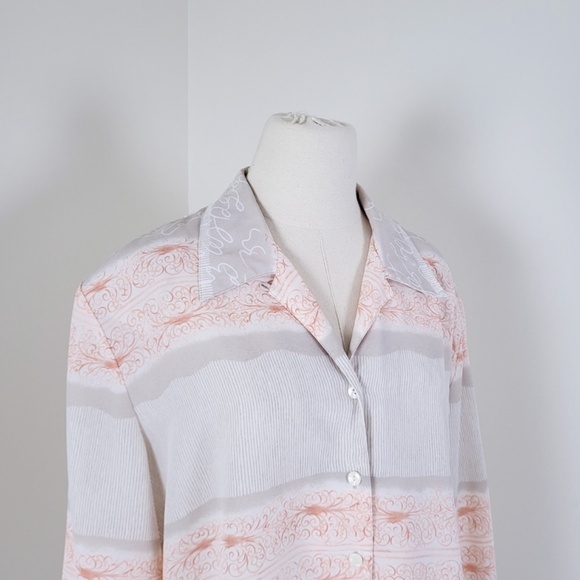 *Free With Purchase* Vintage neutral blouse button down oversized flowy 90s - Picture 4 of 10
